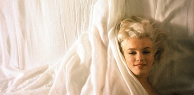 Subastan fotos de la sesión de Marilyn Monroe en la cama y la cámara con que se hizo